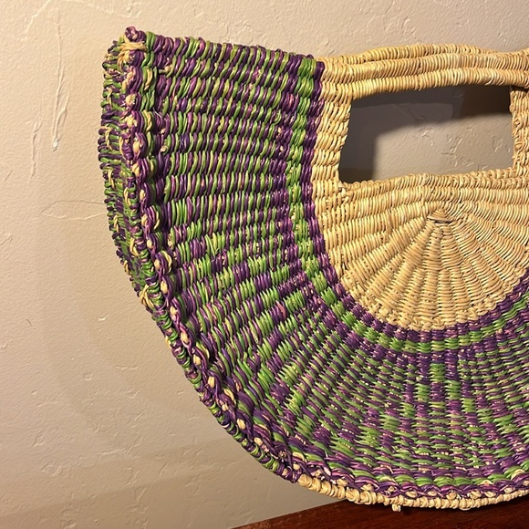 Nena and Co Half Moon Ghana Hand Crafted Bag - Picture 6 of 10